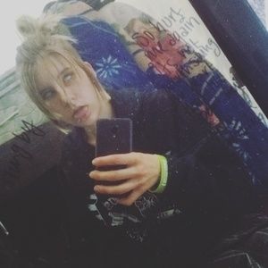 Meet your Posher, Devyn
